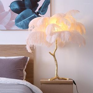 Tafellampen Noordse koperen hars goud bureaulamp struisvogel veer bed bed hoog grade handgemaakte Tiffany American Retro Bed