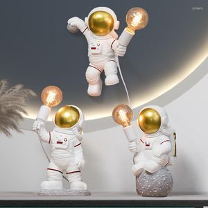 Tafellampen Noordse creatieve astronauten postmoderne woonkamer tv -kast decoratie gepersonaliseerde kantoorstudielampje