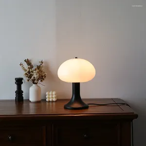 Lampes de table Nordic Creative Lampe en bois massif mignon pour chambre de lit de chambre à coucher