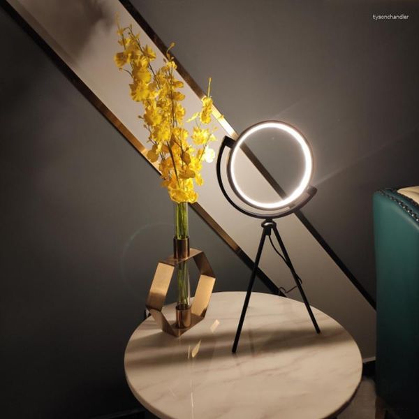 Lampes de table Nordic Creative Ring LED Lampe Salon Café TV Cabinet Lumière Décorative RGB Symphonie Atmosphère