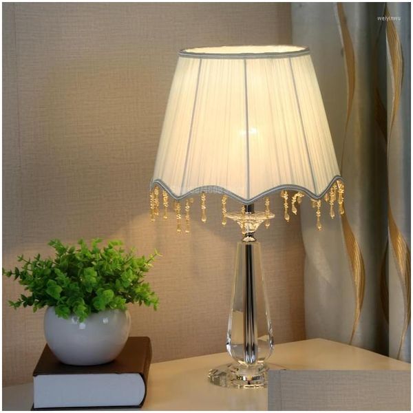 Lámparas de mesa lámpara de cristal nórdica moderna dormitorio de dormitorio de la habitación de la sala de estar del hogar decoración de tela del hogar luces de entrega de gota de entrega