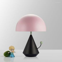 Tafellampen Nordic Bureaulamp Postmodern Minimalistisch Creatief Slaapkamer Nachtkastje Designer Typhoon Lezen