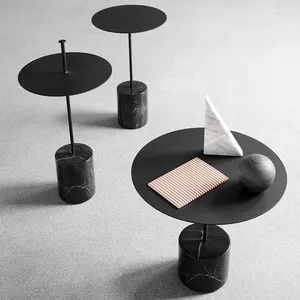 Lámparas de mesa borde nórdico de hierro forjado sala de estar modelo oficina esquina negra esquina negra de apartamento pequeño lado