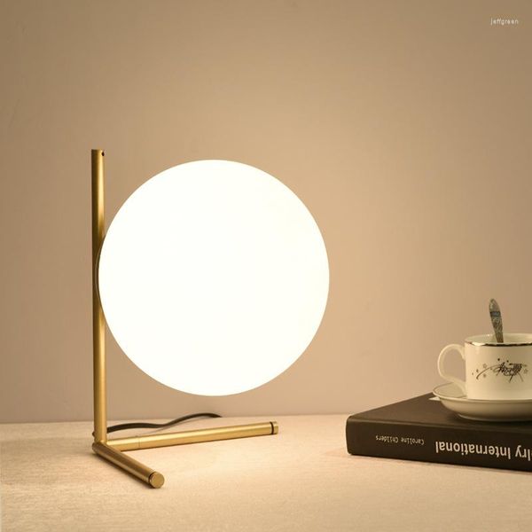 Lámparas de mesa Lámpara de vidrio nórdico Lámpara de oro Bedside Light Modern Simple Study Desk Creative Home Lighting