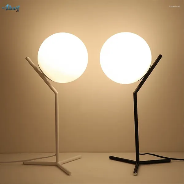 Lampes de table en verre nordique en verre minimaliste lampe de bureau de sauvegarde pour la chambre à coucher de la chambre à coucher