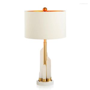 Tafellampen Noordelijke lamp post modern wit marmeren luxe eenvoudige gouden metaal vergulde bureaumkamer slaapkamer bedkamerontwerp kunstdecoratie
