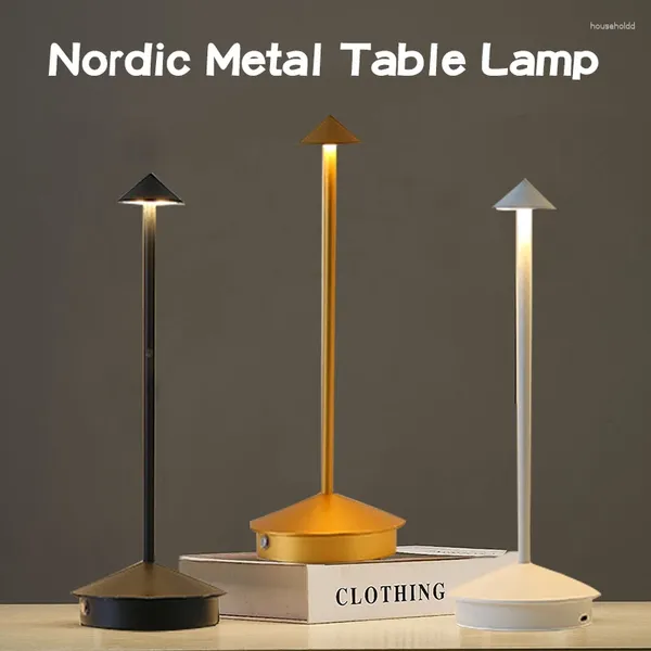Lámparas de mesa Lámpara de metal de lujo nórdico táctil recargable inalámbrico para dormitorio restaurante luz nocturna escritorio romántico