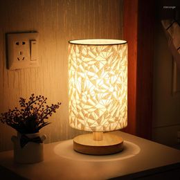 Lampes de table nordique moderne lampe de bureau en bois massif Robot chambre salon veilleuse Base LED support lire apprendre cadeau