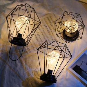 Lampes de table nordique lampe rétro noire fer minimaliste de cuivre minimaliste lumière nocturne Creative 3d vintage batterie à carreaux alimentés