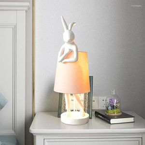 Lampes de table nordique Simple lampe design créatif italien décoration étude chambre chevet résine Animal bureau lumière