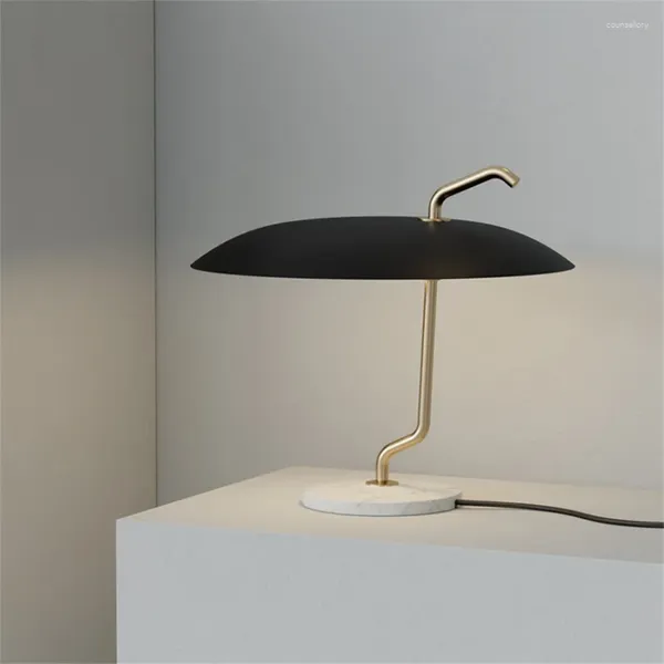 Lámparas de mesa Nordic Simplicidad Lámpara regulable Sala de estar Iluminación creativa de lujo Dormitorio Estudio Oficina Decoración moderna Luz