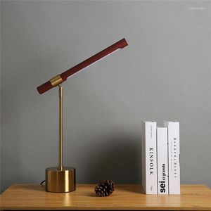 Lámparas de mesa Estilo nórdico Simple Pequeño Diseño moderno Lámpara de escritorio de dormitorio plegable de madera Luces de decoración romántica creativa