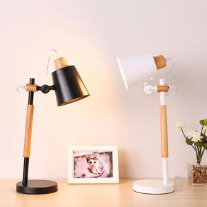 Tafellampen Noord -Europese houten kunstlamp voor woonkamer LED Slaapkamer Studie Dineren Oogbescherming Reading Licht Indoor Decor leeslicht
