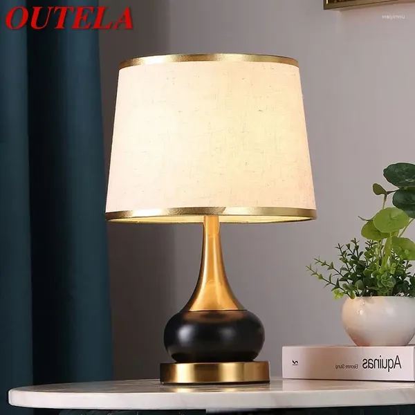 Lámparas de mesa OUTLA Lámpara nórdica LED Creative Modern Bedside Desse Lights Decoración simple de lujo para la sala de estar de la sala de estar dormitorio