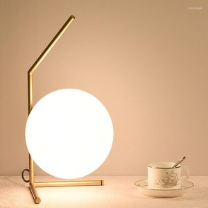 Lampes de table Post-moderne créatif lampe à LED mode nordique ronde en verre chambre bureau décoration chaude apprentissage luminaire de chevet