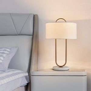 Tafellampen post moderne eenvoudige kunstlamp Noordelijke designer Model kamer woonkamer bedkamer bedmarmeren