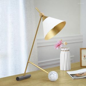 Tafellampen post moderne eenvoudige mode Noordse bureaulamp marmeren model kamer slaapkamer bedkamer bed studio