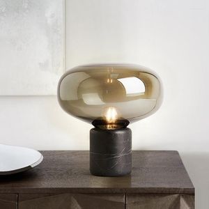 Lámparas de mesa Lámpara de mármol simple posmoderna Diseñador nórdico Mesita de noche Dormitorio Sala de estar Estudio creativo Pequeño