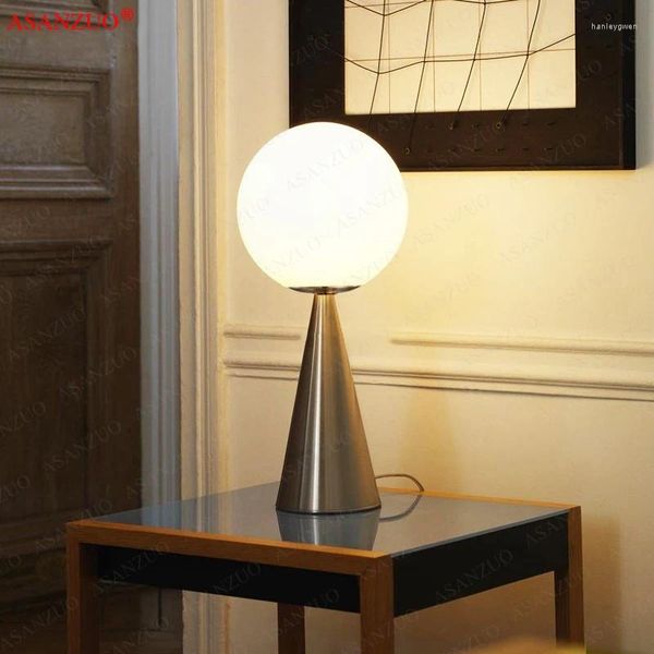 Lampes de table Postmodern Art Glass Ball Lampe créative Couet Cone Couet Éclairage Aymorday