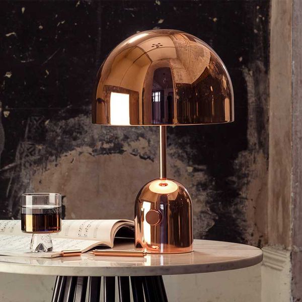 Lámparas de mesa Lámpara de dormitorio posmoderna Nordic Rose Gold Chrome Sala de estar Lámpara de noche Accesorio de iluminación de metal de diseñador italiano