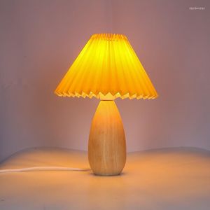 Tafellampen Retro Geplooide Houten Lamp Homestay Creatieve Koreaanse stijl Decoratief Voor Slaapkamer E14