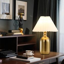 Lampes de table Lampe de bureau simple El Room Bureau plissé pour la maison Chambre à coucher Éclairage de chevet Atmosphère Décorer