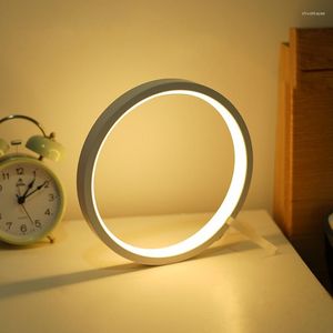 Lampes de table Simple LED Lampe de Bureau Chambre Sommeil Détection Tactile Circulaire Chevet Moderne Fer USB Night Light Luminaire Décoratif