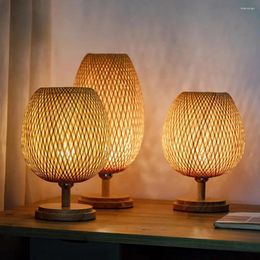 Lampes de table petite lampe de rotin à côté de la table de chevet en bois en osier vintage Boho Bamboo tissé pour la vie de la chambre à coucher