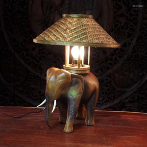 Tafellampen Massief Houten Olifantlamp Creatieve Slaapkamer Nachtkastje Licht Carving Kleine Dieren Handwerk Decoratief Bureau