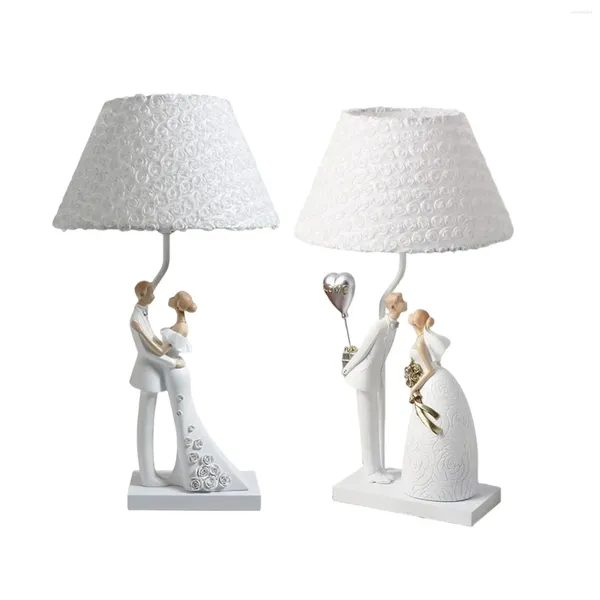 Lámparas de mesa Amantes de la resina de mesa Adorno de pareja Lámpara de dormitorio USB Hombre y mujer