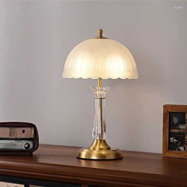Lampes de table TEMART MODERNE LACH lampe LED créative Luxury Fashion Crystal Copper Desk Light For Home Living Room Bedroom Decor