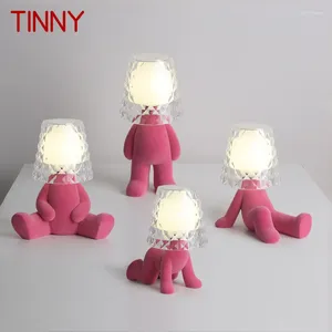 Tafellampen Tinny Noordse lamp Creatieve hars roze mensen vorm bureau licht licht led voor huiskinderen slaapkamer woonkamer decor