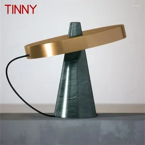 Tafellampen Tinny Noordse luxe lamp Hedendaags ontwerp LED -bureau Licht voor de decoratie van de thuisslaapkamer
