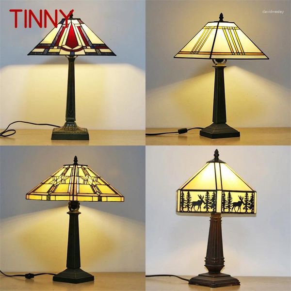 Lampes de table Timpny Tiffany en verre lampe LED moderne carré créatif en lecture de bureau décoration de lumière pour la maison à la maison au chevet de chambre à coucher