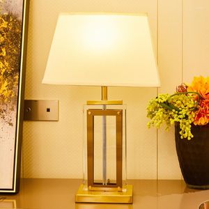 Lámparas de mesa TUDA Lámpara de cristal de alto grado Trapezoid Lampshade Rectángulo Metal para dormitorio Decoración para el hogar Mesita de noche
