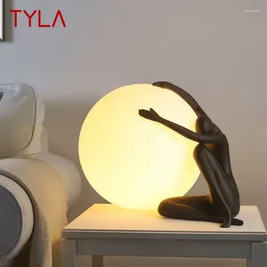 Tafellampen Tyla Noordse lamp Hedendaags creatief ornament Resin Desk Light LED Decor voor huis woonkamer studeerbed