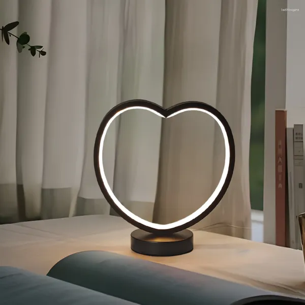 Lampes de table Plug-in LED Plug-In Interrupteur tactile de lampe peut changer 3 couleurs Amosphère de restauration de chambre à coucher décorer en forme de coeur