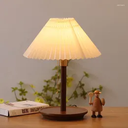 Lampes de table vintage plissée lampe en bois massif salon chambre chambre au lit de noix de noix art en bois el décoration minimaliste