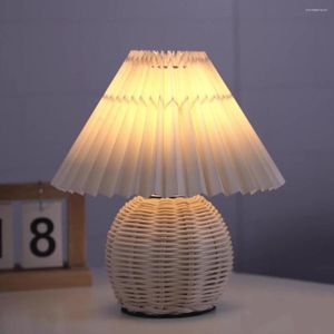 Lámparas de mesa Pantalla de ratán vintage Lámpara LED Luz plisada creativa Dormitorio Sala de estar Decoración Luces