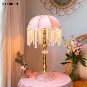 Tafellampen vintage stijl slaapkamer bedkamer bedlamp Franse elegante woning tassel decoratie bureau licht stoffen lampenkap glazen basis