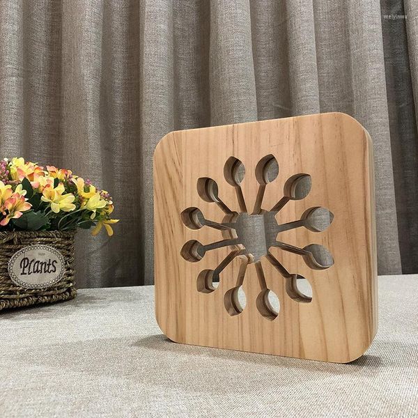 Lámparas de mesa Lámpara de noche floral de madera Forma de flores talladas Luces LED para niños Dormitorio Decoración Luz Regalo de fiesta de cumpleaños