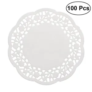 TAFELMATS 100 PCS Wegwerp Olie-absorberende wit kanten papier Doilies Cake Box Liner Verpakkingskussen 5.5 