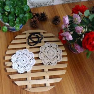 Tafelmatten 13 cm vintage stijl bloemen hand gehaakte handgemaakte katoen beige doily cup mat doilies placemat onderzetters hd108