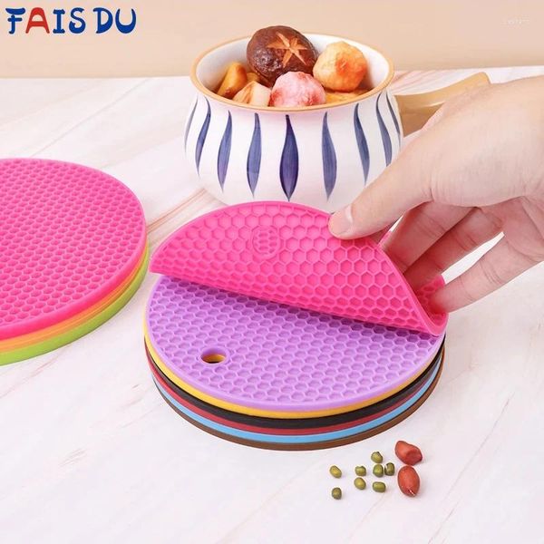 TABLEAU MATS 2PCS ROND RENDRE RÉSISTANT SILICONE PAD BEPECE CUP NON SLINP ANTI-SCALDING POT RACK MAT ACCESSOIRES ACCESSOIRES DE CUITS