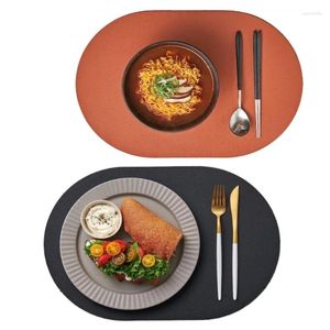 Tafelmatten 2 stks Zet pu ovale placemat zwart bruin ronde tabelgerei kussen niet-slip plaats koffie keuken accessoires de