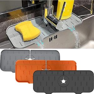 Tapis de Table absorbant en silicone pour évier de cuisine, protection contre les éclaboussures, tampon de vidange, collecteur d'eau, Gadgets de protection de comptoir