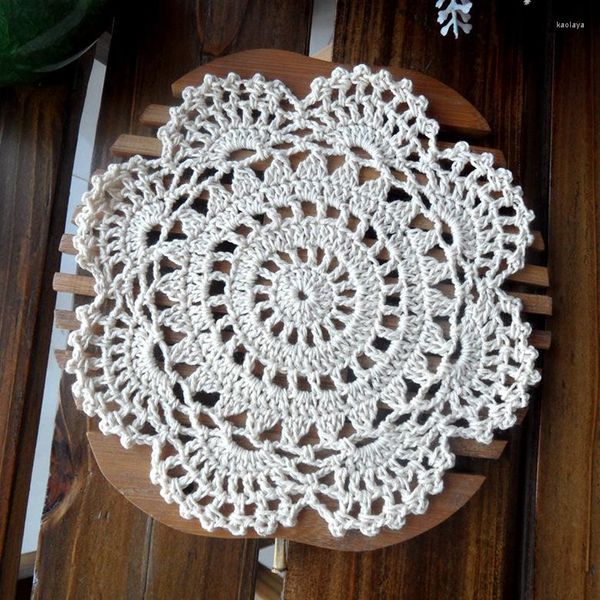 Tapis de table fait main Crochet crochet fleur jardin creux tissé rétro napperon Simple moderne dentelle isolation nappe ronde