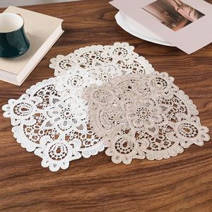 Tafelmatten Round Hollow Home Borduurde kant Placemat koffiepolyester AFBEELDING VASE CUSHION Keukenaccessoires