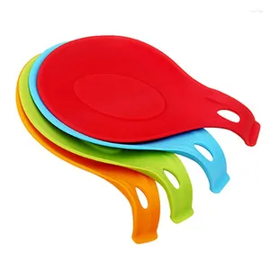 Tapis de Table isolant en Silicone, étagère à cuillères, napperon résistant à la chaleur, plateau en verre de boisson, tapis de manger, support de Pot, outil de cuisine