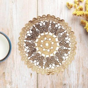 Tafelmatten vintage stijl bloemvorm thee banket placemat uitgehold ontwerp ronde kanten borduurwerk mat feestdecoratie
